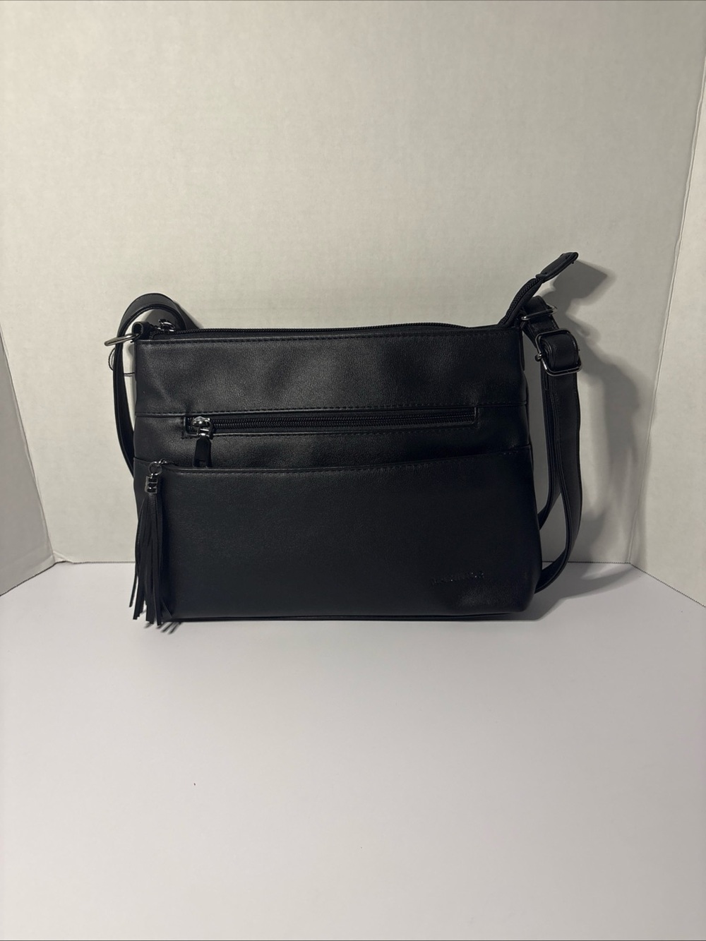 Masinator‎ Black Leather Crossbody Purse